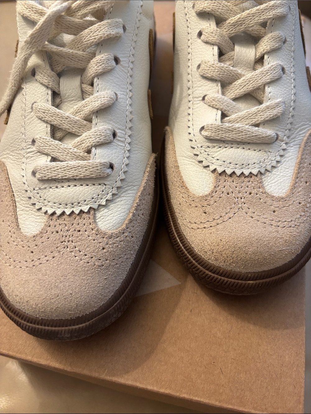 Veja Volley White and Beige Retro-Style Low-Top Sneakers - Picture 7 of 7